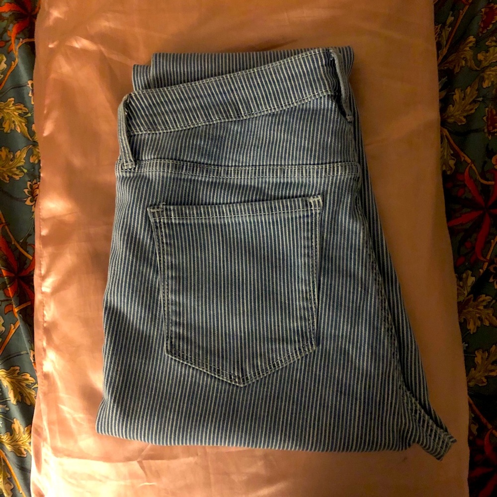 ❄️🌲WINTER SALE⛄️💨 pin stripe skinny jeans